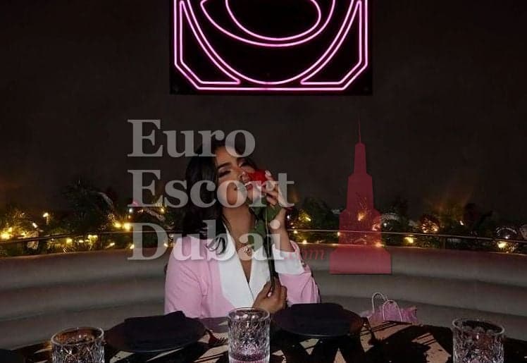 Valeska, 24, escort in Dubai — Colombian, 170 cm (photo 11 of 13)
