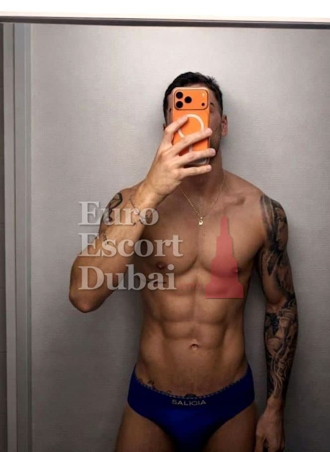 Ben, 25, escort in Dubai — black hair, 180 cm (photo 3 of 9)