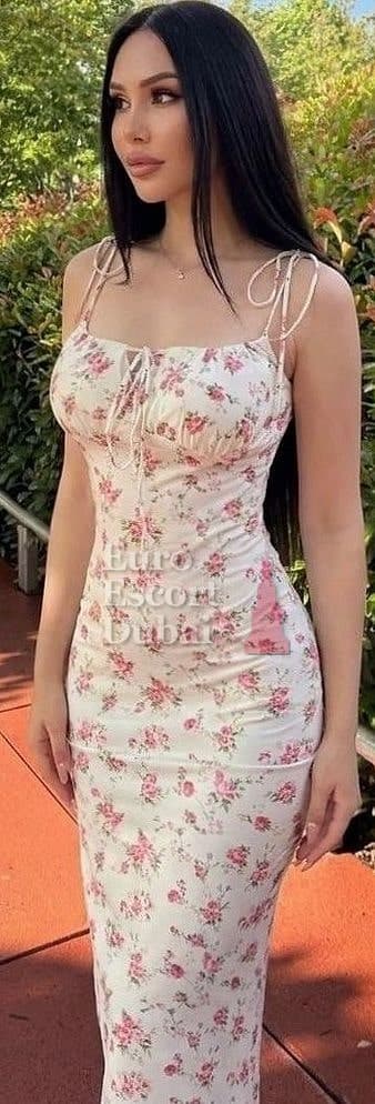 Jane, 27, escort in Dubai — 175 cm, black hair (photo 12 of 13)