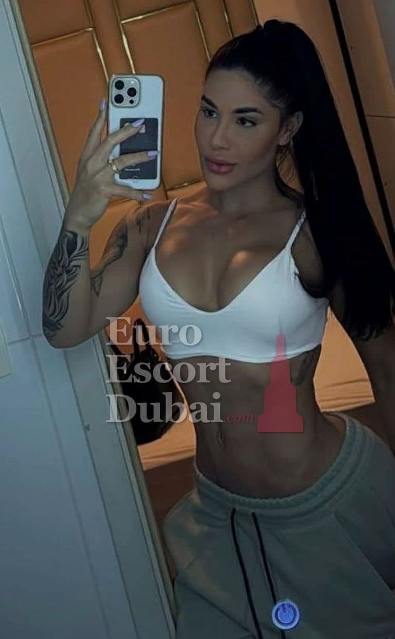 Eliana Luxe, 22, escort in Dubai — 161 cm, brown hair (photo 3 of 10)