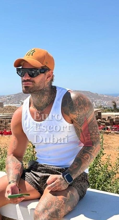 Harry, 31, escort in Dubai — 178 cm, blonde hair (photo 12 of 13)