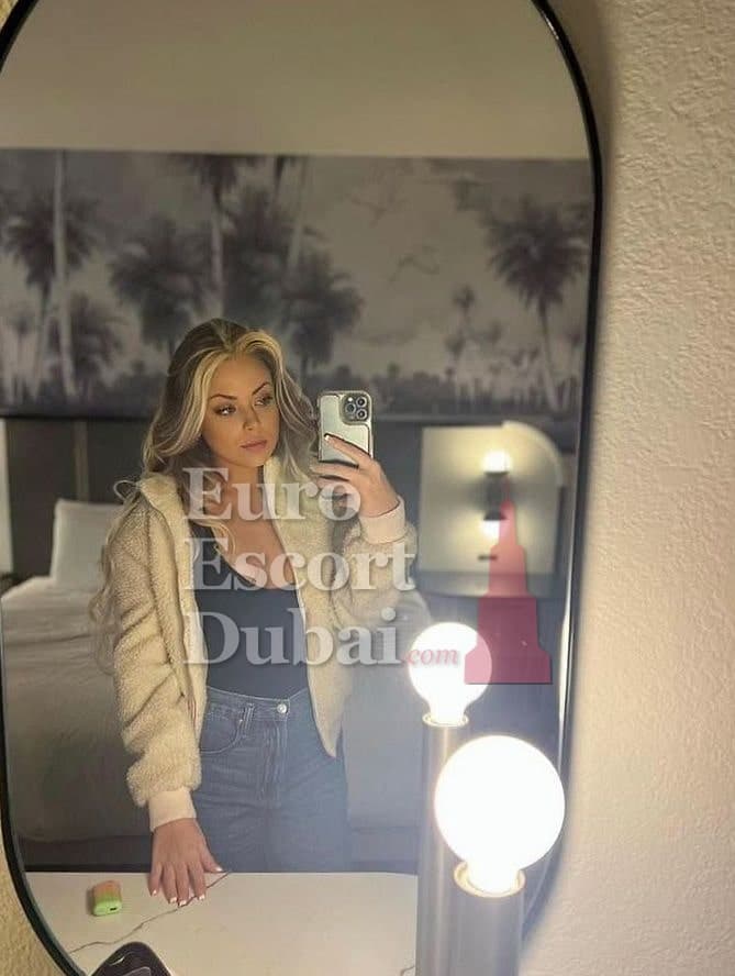 Elsie, 25, escort in Dubai — 173 cm, brown hair (photo 2 of 4)