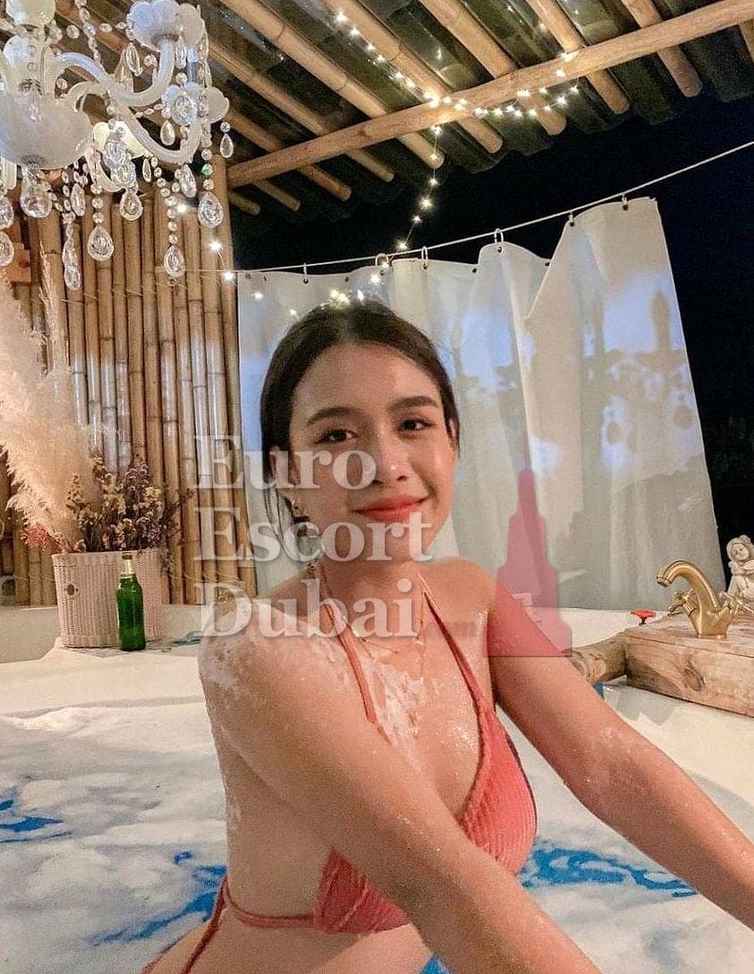Melati, 24, escort in Dubai — black hair, Indonesian (photo 1 of 5)