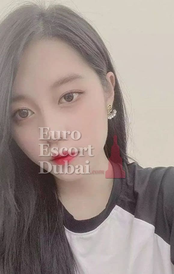 Trixie, 31, escort in Dubai — black hair, 166 cm (photo 1 of 4)
