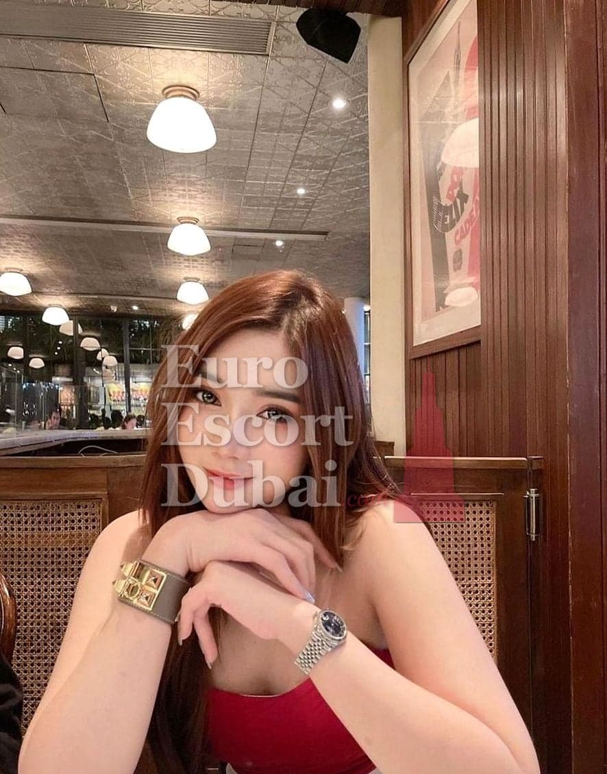 Ericka, 30, escort in Ajman — blonde hair, Indonesian (photo 4 of 6)