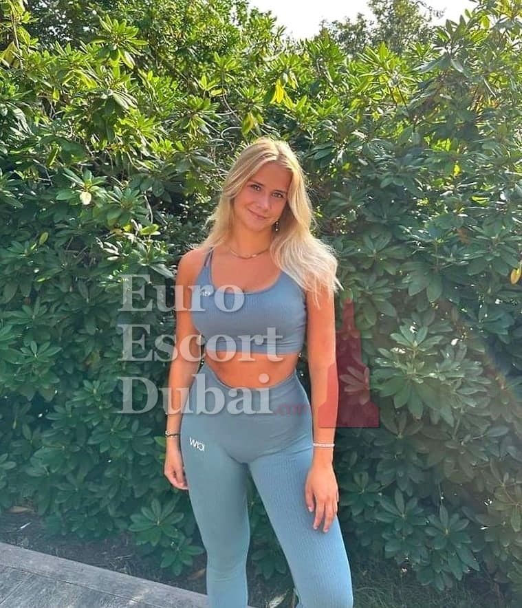 Pinar, 21, escort in Dubai — 169 cm, blonde hair (photo 6 of 6)