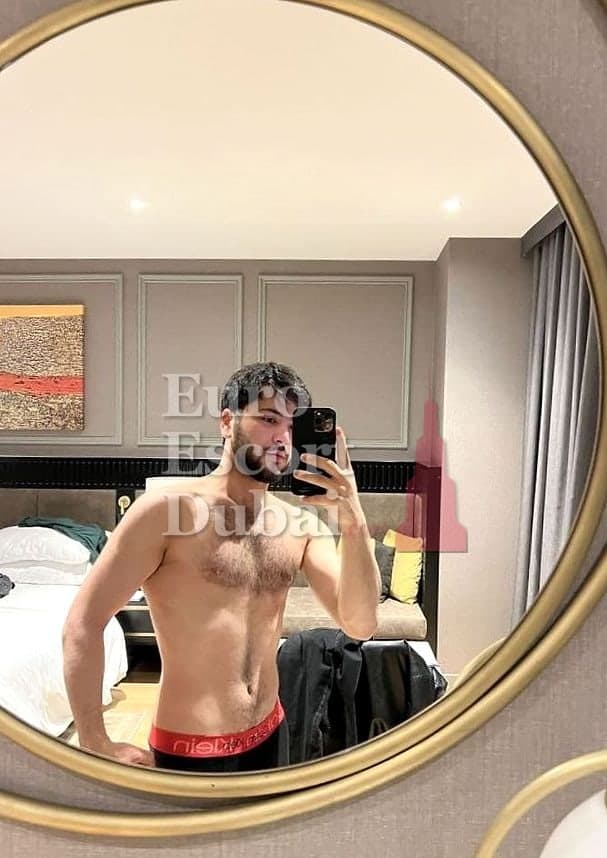 Caleb, 21, escort in Dubai — 178 cm, black hair (photo 10 of 12)