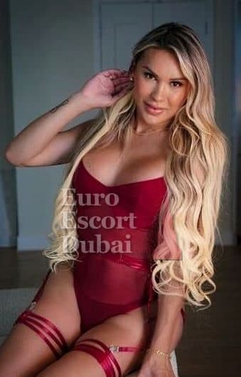 Carla, 26, escort in Dubai — Colombian, 170 cm (photo 2 of 13)