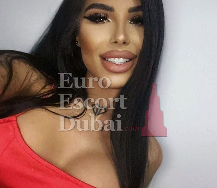 Ariana, 30, escort in Dubai — Spanish, 168 cm (photo 5 of 6)