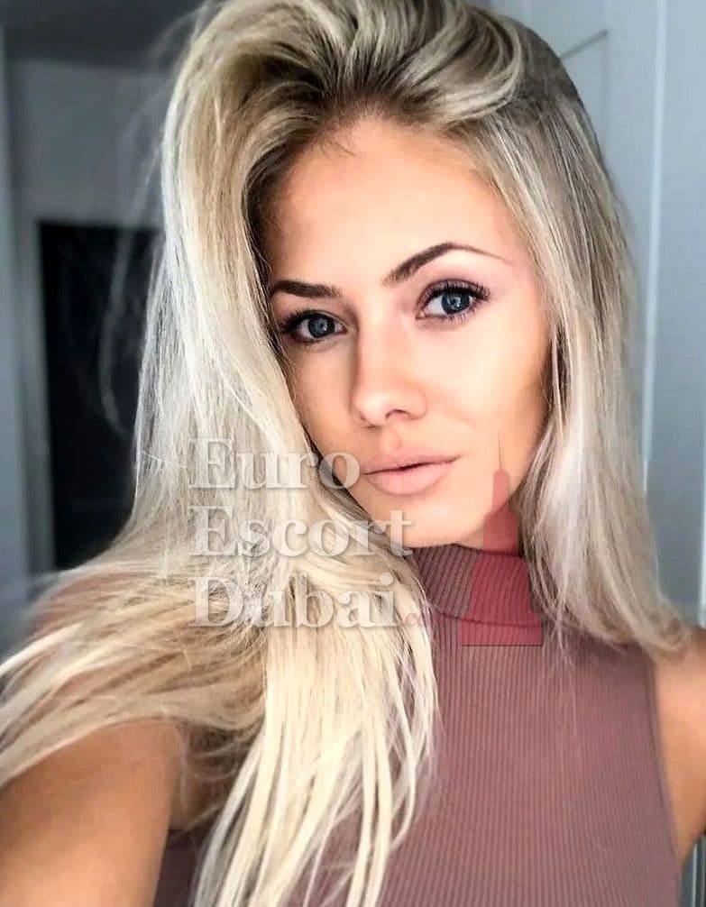 Elif, 23, escort in Dubai — blonde hair, Turkish (photo 1 of 5)