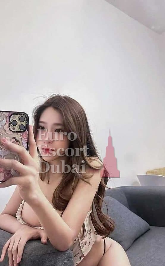 Chompoo, 26, escort in Dubai — Malaysian, 165 cm (photo 2 of 4)