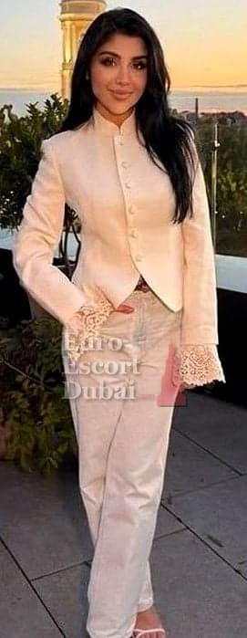 Saule, 22, escort in Dubai — black hair, Kazakh (photo 7 of 13)
