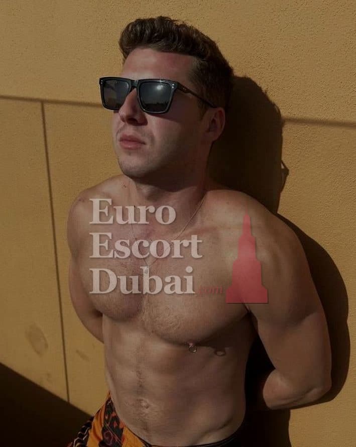 Jared, 27, escort in Dubai — black hair, 178 cm (photo 3 of 12)