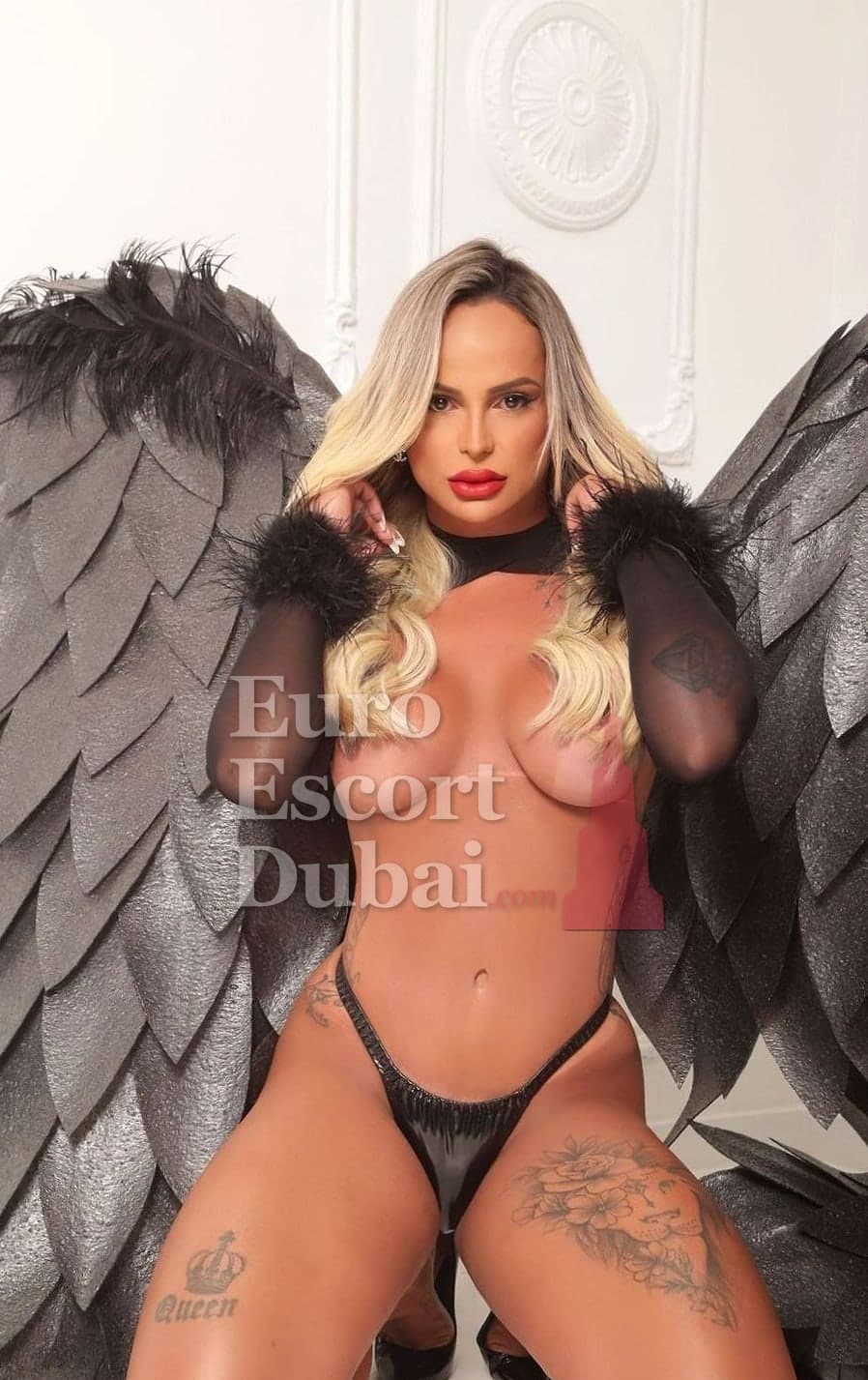 Kylie, 31, escort in Abu Dhabi — 170 cm, blonde hair (photo 10 of 10)