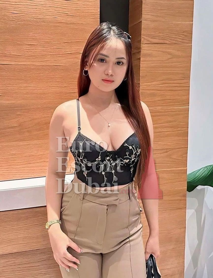 Lien, 26, escort in Dubai — 156 cm, brown hair (photo 6 of 8)