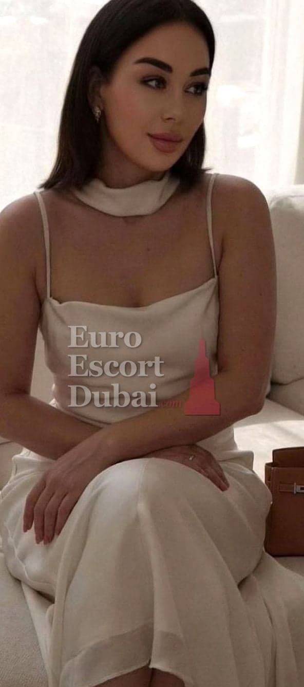 Zhanar, 29, escort in Dubai — black hair, Kazakh (photo 1 of 13)