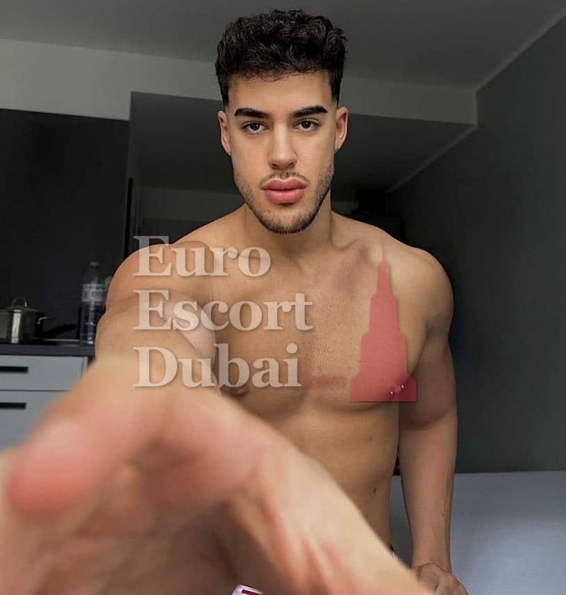 Blake, 24, escort in Dubai — 185 cm, blonde hair (photo 6 of 13)