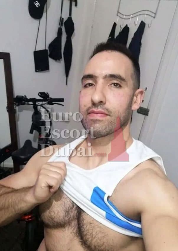 Theo, 36, escort in Dubai — black hair, 173 cm (photo 5 of 13)