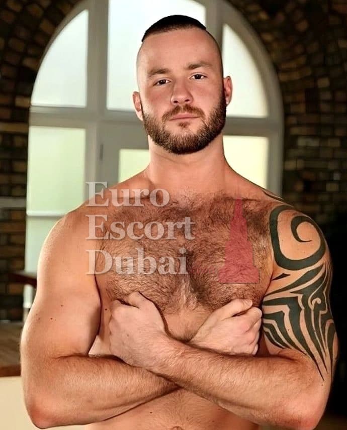 Nikita, 34, escort in Dubai — 188 cm, black hair (photo 8 of 12)