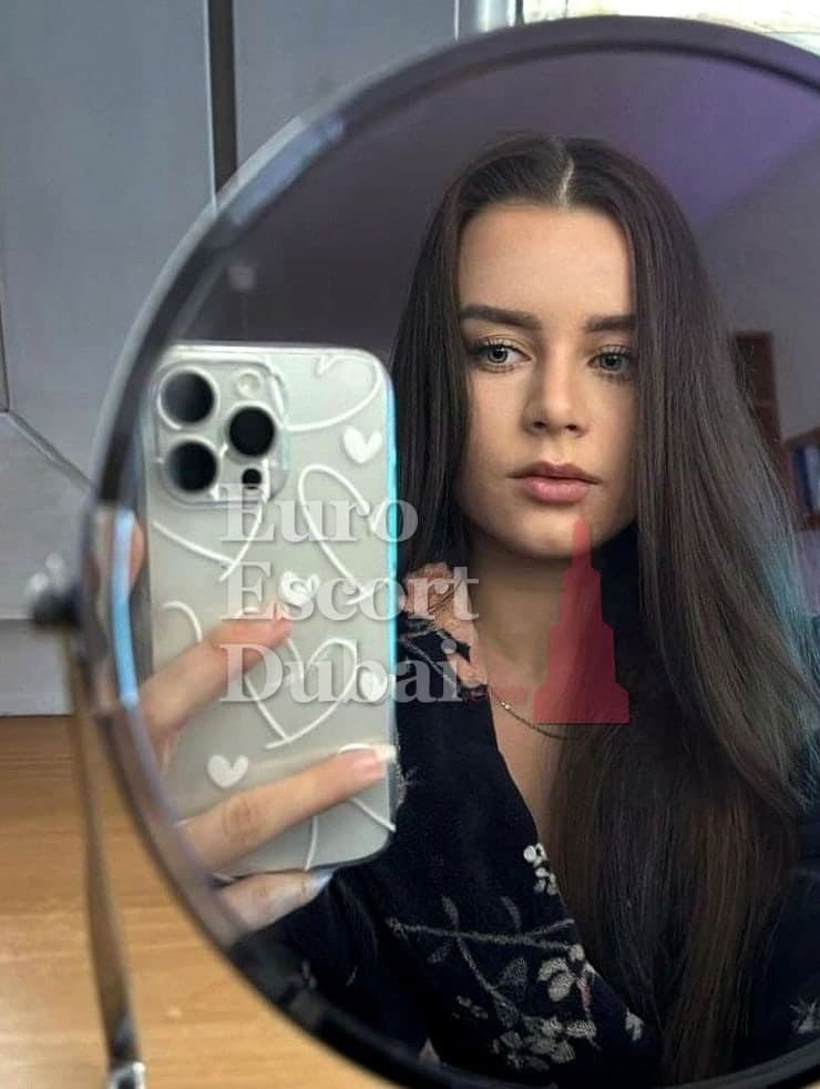 Elaina, 20, escort in Dubai — 168 cm, brown hair (photo 3 of 6)