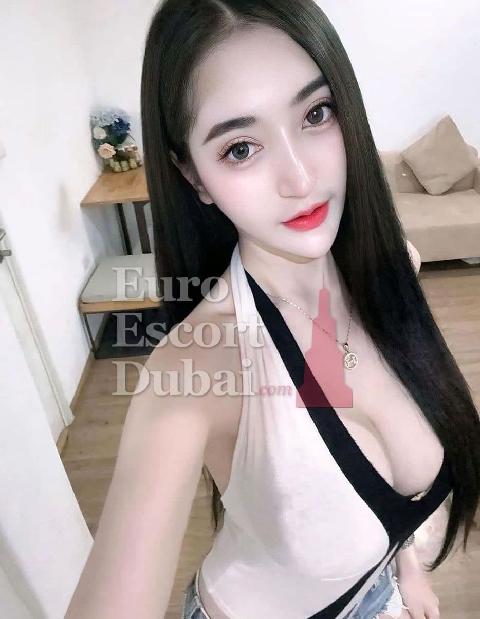Arlene, 24, escort in Dubai — 163 cm, black hair (photo 3 of 10)