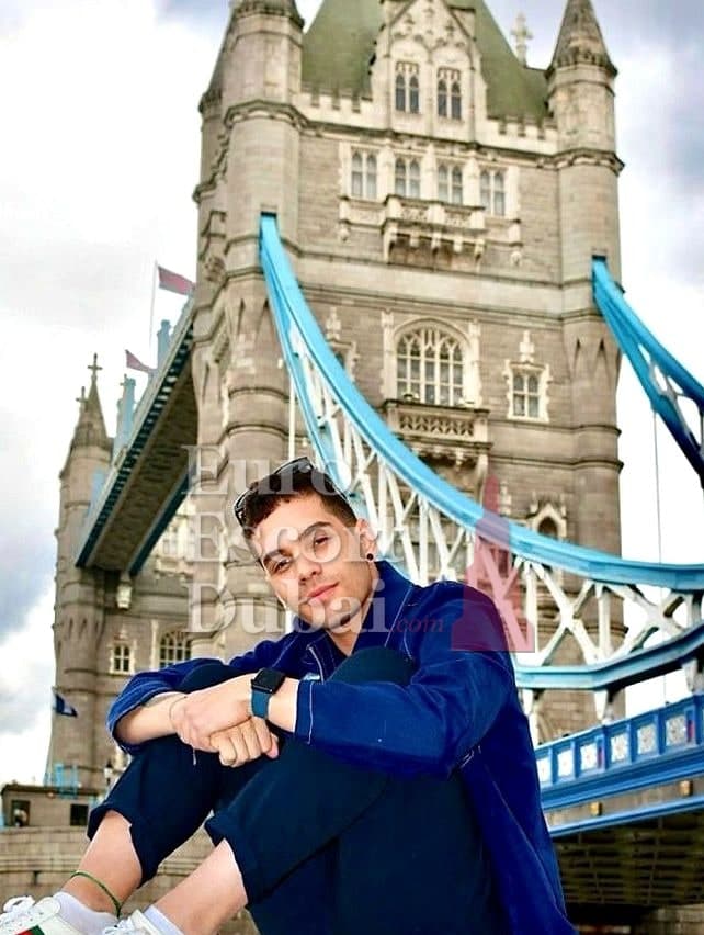 Konstantin, 26, escort in Dubai — black hair, 183 cm (photo 11 of 13)