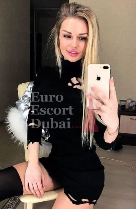 Elise, 27, escort in Dubai — blonde hair, 169 cm (photo 5 of 5)