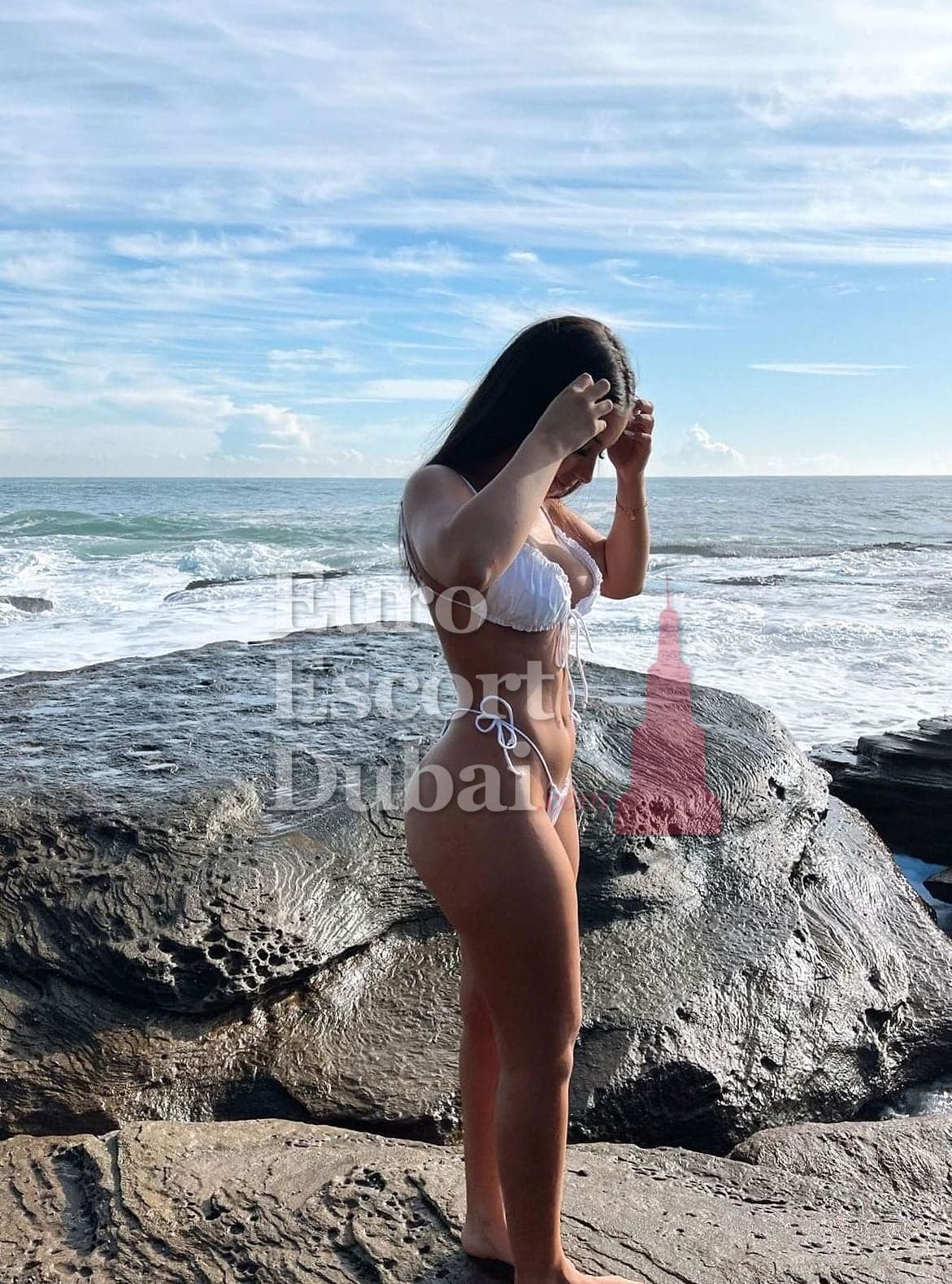 Anneliese, 29, escort in Dubai — blonde hair, 160 cm (photo 7 of 7)