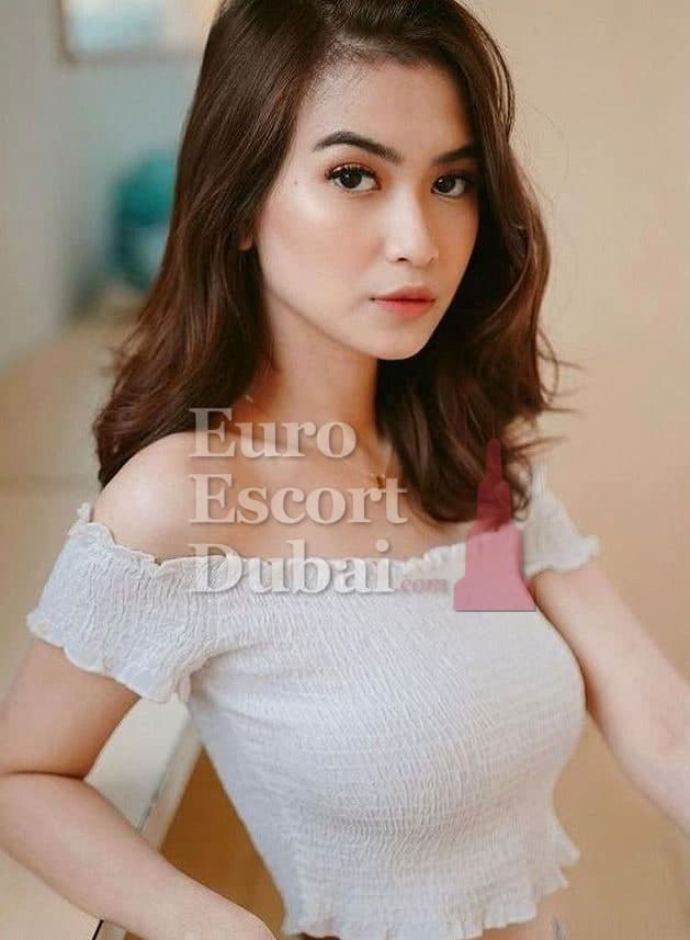 Nhung, 25, escort in Dubai — Malaysian, 165 cm (photo 2 of 4)