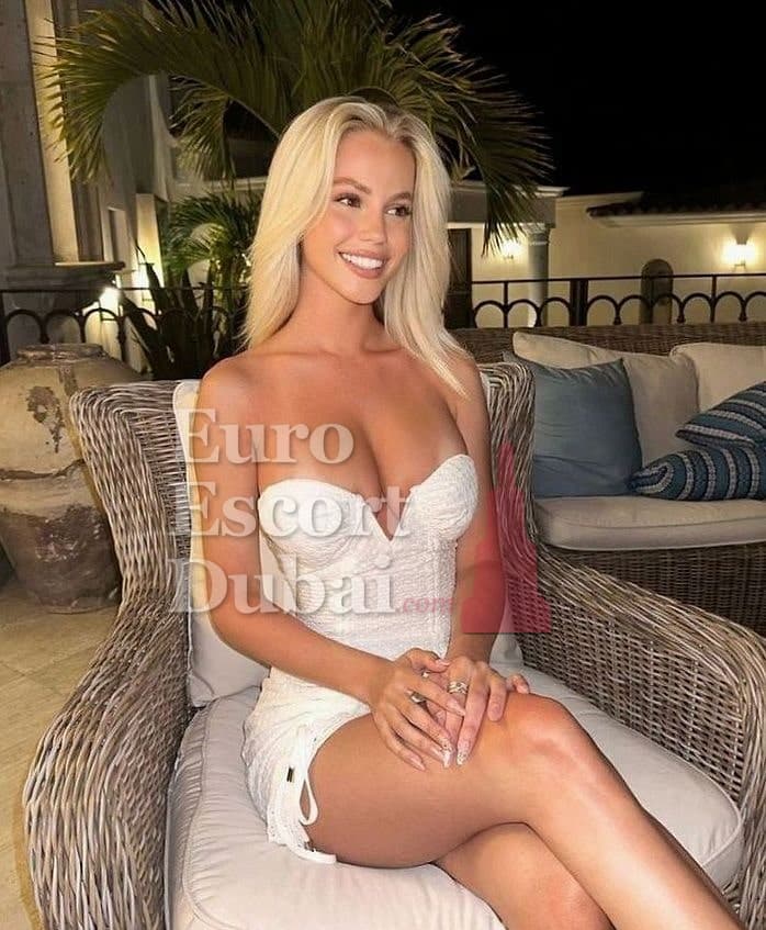 Olivia, 21, escort in Abu Dhabi — French, 170 cm (photo 5 of 6)