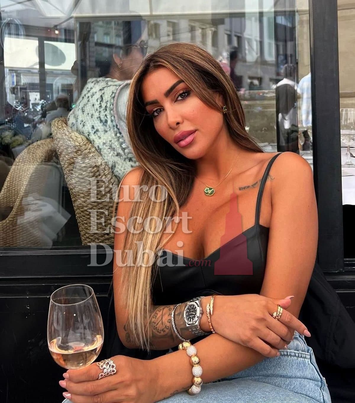 Mariam, 33, escort in Abu Dhabi — 173 cm, brown hair (photo 10 of 10)