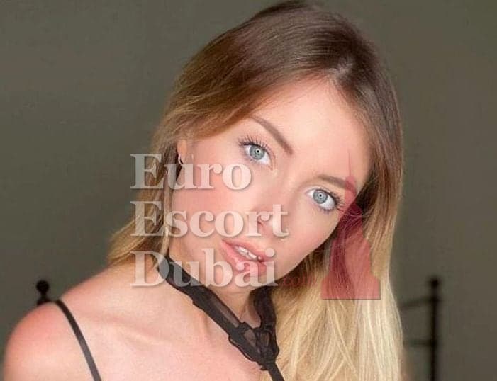 Nerea, 29, escort in Dubai — brown hair, 170 cm (photo 7 of 8)
