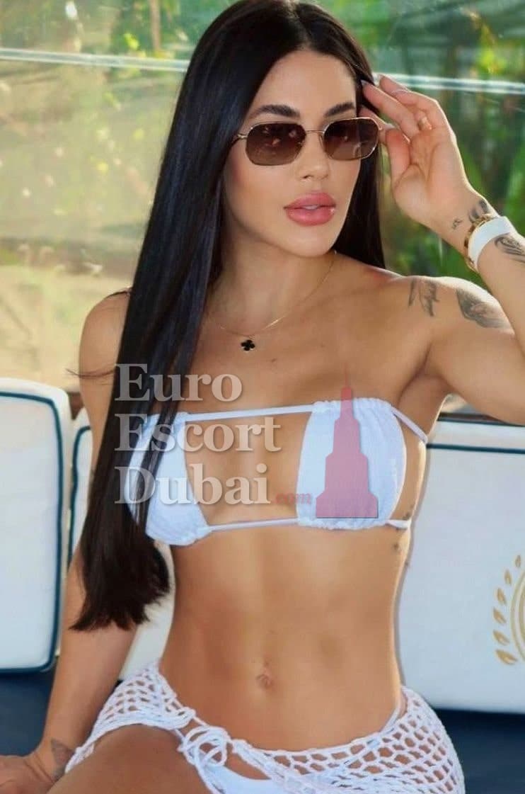 Eliana Luxe, 22, escort in Dubai — brown hair, British (photo 10 of 10)