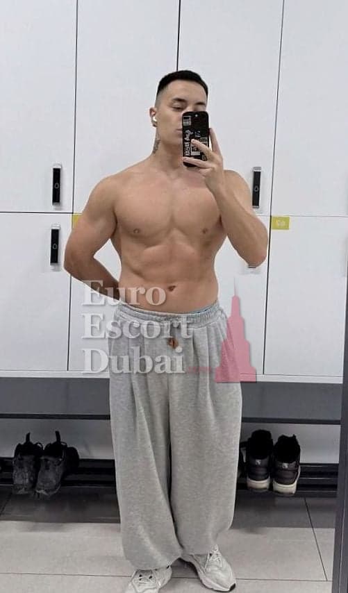Anton, 28, escort in Dubai — black hair, 173 cm (photo 1 of 13)