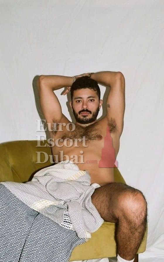Reza, 38, escort in Dubai — black hair, 175 cm (photo 9 of 11)