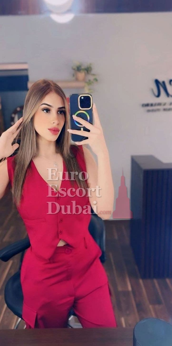 Barbara, 30, escort in Dubai — Chilean, 176 cm (photo 5 of 5)