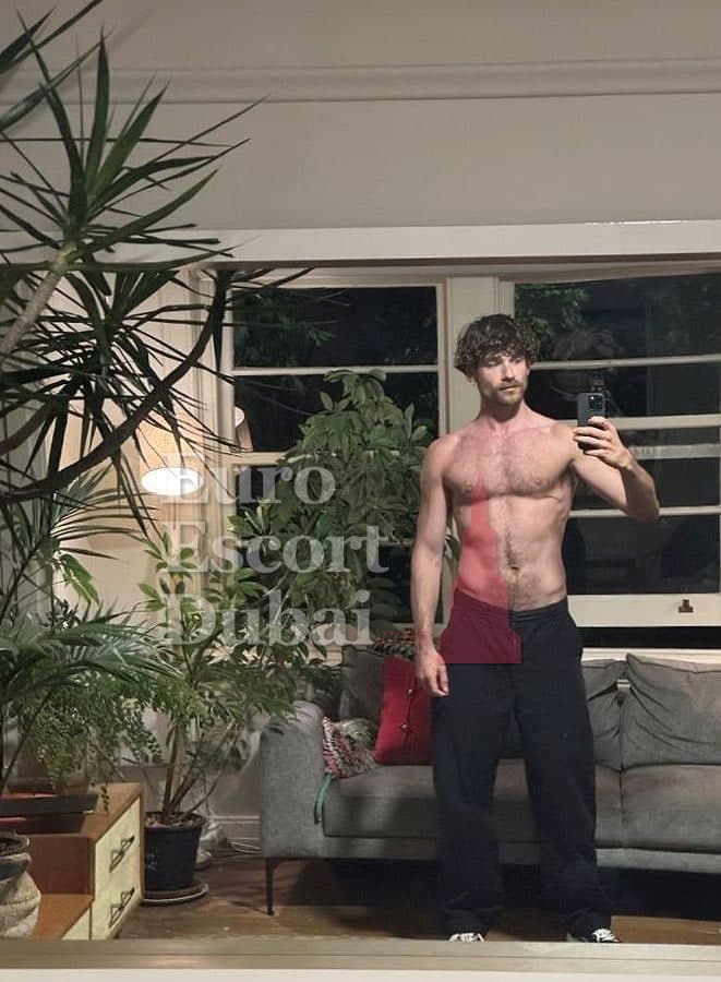 David, 32, escort in Dubai — 183 cm, brown hair (photo 2 of 8)