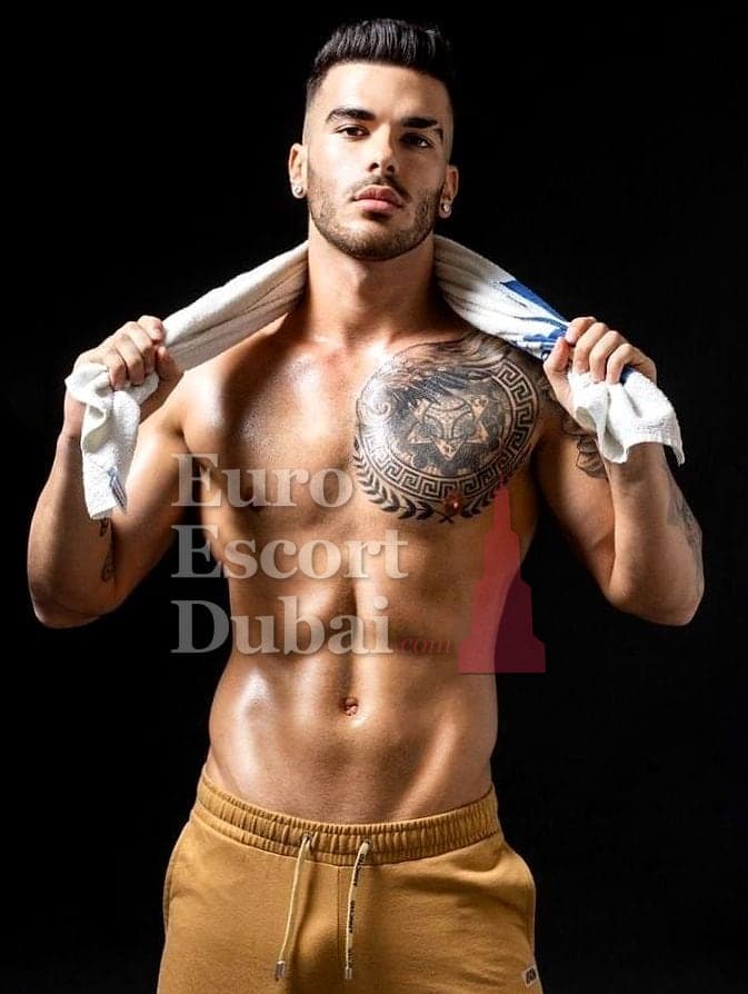 Lukas, 26, escort in Fujairah — black hair, 180 cm (photo 5 of 7)