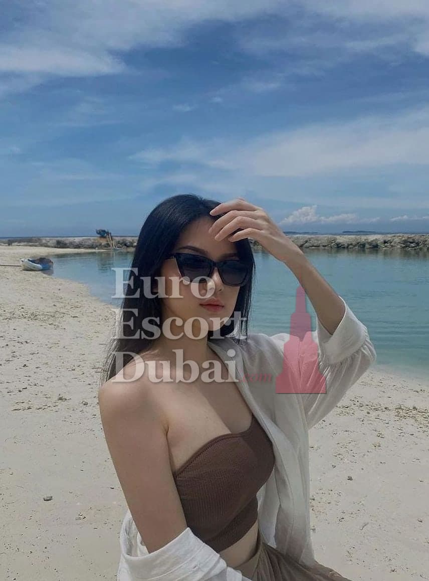 Mali, 22, escort in Abu Dhabi — black hair, 165 cm (photo 3 of 6)