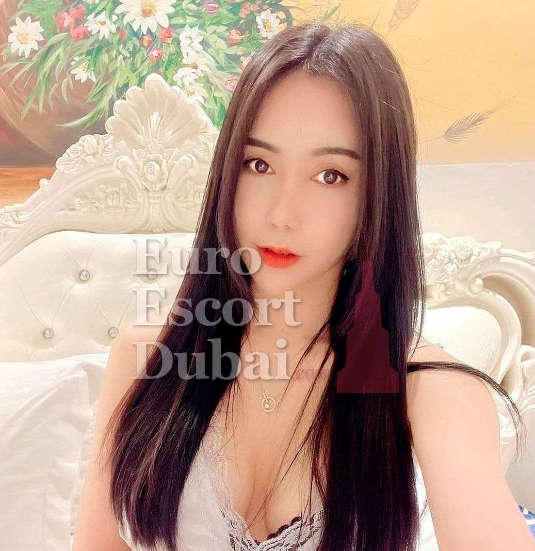 Bella, 29, escort in Abu Dhabi — 162 cm, black hair (photo 4 of 4)