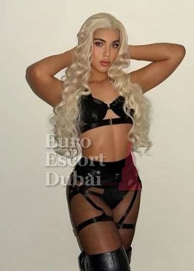 Luana, 18, escort in Ajman — blonde hair, Colombian (photo 1 of 6)