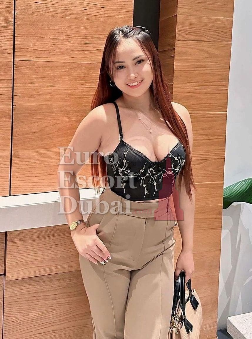 Lien, 26, escort in Dubai — Indonesian, 156 cm (photo 8 of 8)
