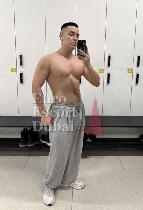 Anton, 28, escort in Dubai — black hair, 173 cm (photo 3 of 13)