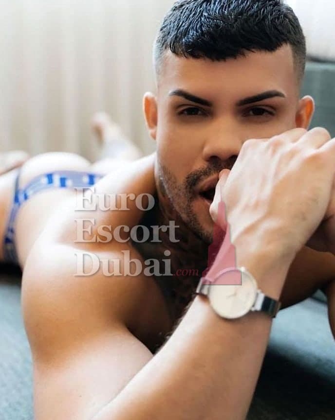 Ken, 27, escort in Dubai — 170 cm, black hair (photo 2 of 5)