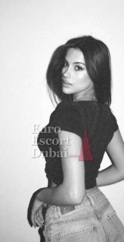 Kristina, 22, escort in Dubai — black hair, 170 cm (photo 1 of 8)