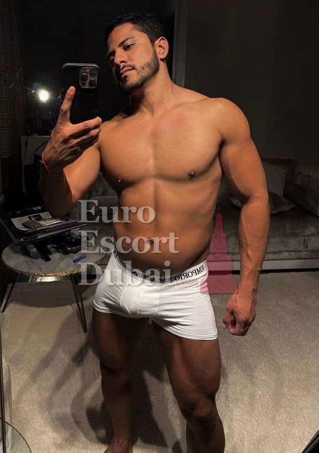 Mateo, 30, escort in Abu Dhabi — black hair, 173 cm (photo 11 of 13)
