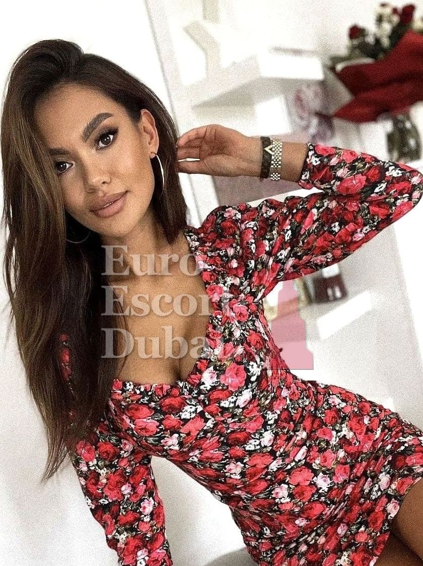 Piper, 22, escort in Ajman — French, 169 cm (photo 5 of 6)