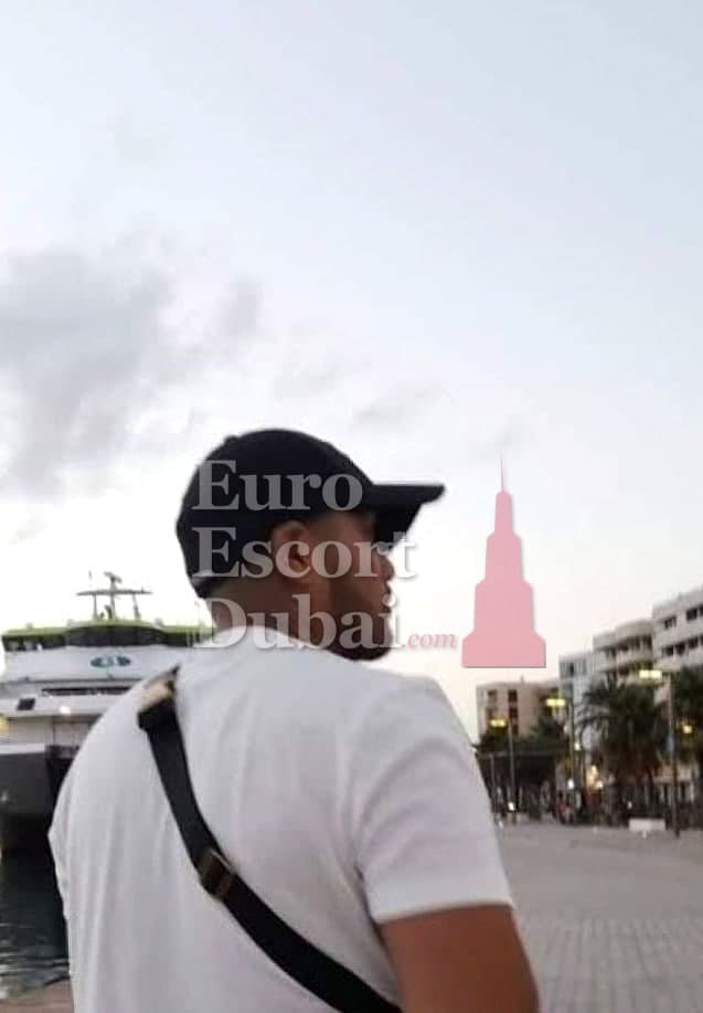 Hakim, 28, escort in Dubai — black hair, 175 cm (photo 5 of 7)