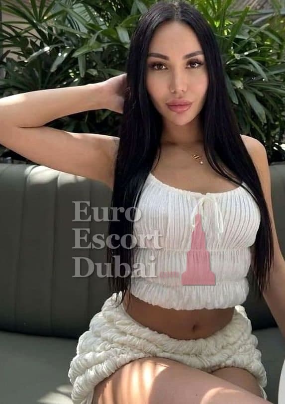 Jane, 27, escort in Dubai — black hair, 175 cm (photo 5 of 13)