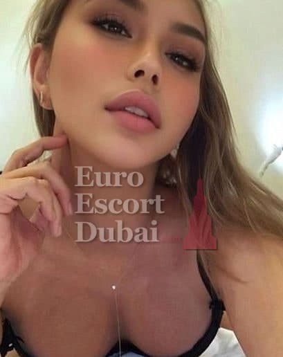 Hina, 27, escort in Dubai — blonde hair, Japanese (photo 1 of 7)